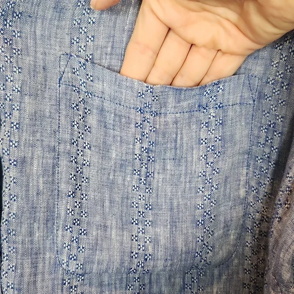 Chico's 100% Linen No Iron Blue Button-Up‎ Blouse Size 14 - Picture 8 of 12